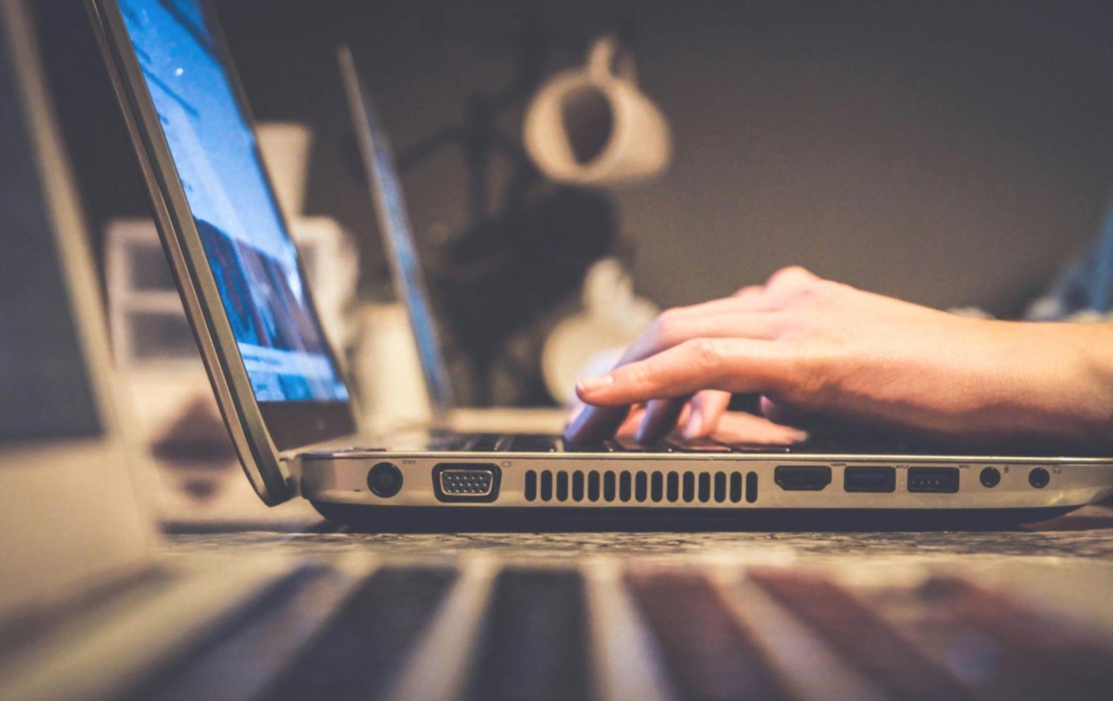 Environnement de travail d'un analyste financier